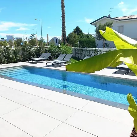 Palms Building Apartment